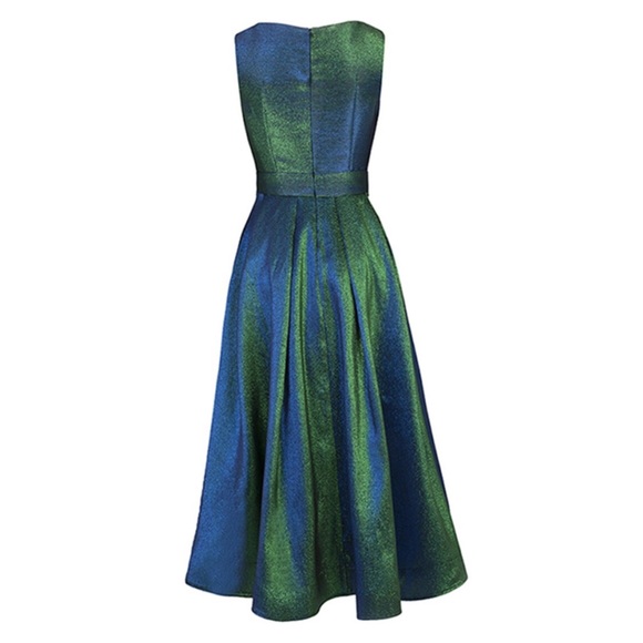 ❄️ Touch Of Disco Glittery Metallic Dress - Picture 2 of 5